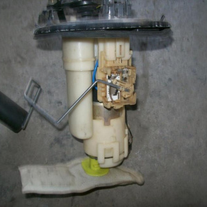 Бензонасос Honda RF3 дефект трубки