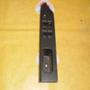 Пульт стеклоподъемника MITSUBISHI Delica CV5W перед, прав