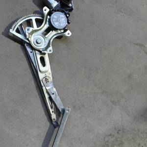 Стеклоподъемник TOYOTA RAV4 ACA30 перед, лев 5door