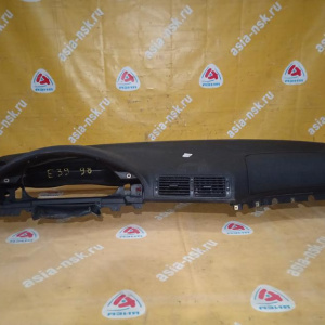 Торпедо BMW 5-Series E39 '1997 LHD-левый руль, чёрная (дефект)