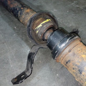 Кардан Audi B6/8E2 A4 BBJ/AKE/AMB R 1.8T 5AT (дефект подвесного) 8E0521101D