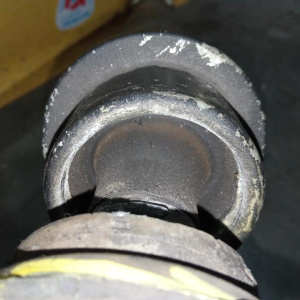 Кардан Audi B6/8E2 A4 BBJ/AKE/AMB R 1.8T 5AT (дефект подвесного) 8E0521101D