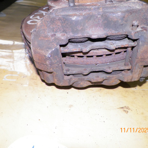 Ступица TOYOTA UCK30/UCK31/GSK30/VCK30 Tundra перед, прав 2WD ABS. В сборе. 43340-39515.  43340-39575.  43340-39595