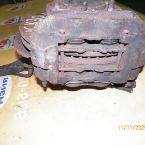 Ступица TOYOTA UCK30/UCK31/GSK30/VCK30 Tundra перед, лев 2WD ABS. В сборе. 43330-39655.  43330-39805.  43330-39825