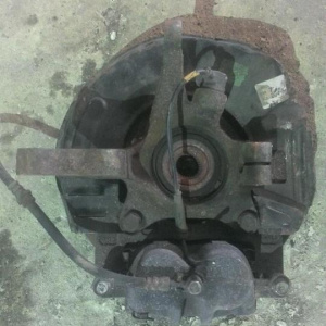 Ступица Hyundai SM/BB Santa Fe '2000- перед, прав ПОД ABS, В сборе (диск 294 мм)