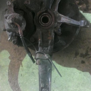 Ступица Mazda GY3W Atenza перед, лев 2-4WD ABS диск 300мм.