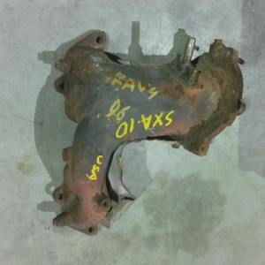 Коллектор выпускной TOYOTA 3S-FE Rav4 SXA10 кислородник прикручивается сбоку на 2 болта