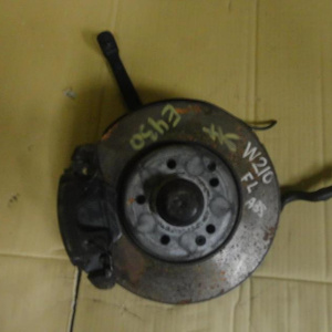 Ступица Mercedes W210 E-Class перед, лев 2WD 2102201 голая