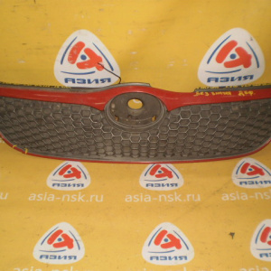 Решетка радиатора Toyota Corolla/Corolla Fielder NZE120 '2000-2002 Дефект крепления (без значка)