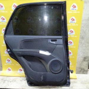 Дверь боковая Kia Sportage KM/JE/FQ '2004-2010 зад, лев в сборе, с накладкой (дефект, вмятины)