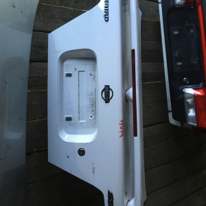 Крышка багажника NISSAN Bluebird U14 со спойлером