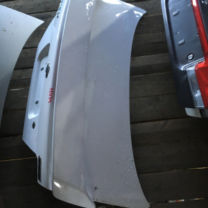 Крышка багажника NISSAN Bluebird U14 со спойлером