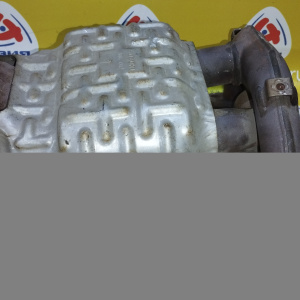 Коллектор выпускной Suzuki M13A Swift HT51S с катализатором 1411080G21 ( 80G-C01/-C02 )