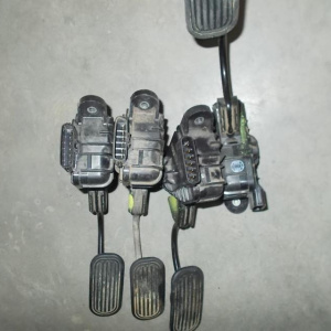Педаль газа Toyota Hilux Surf 1KD Эл.