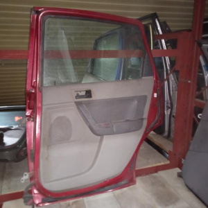 Дверь боковая Ford Focus 2 CAP/CB3 '2007-2011 зад, прав Америка, Седан, в сборе (дефект, вмятины)