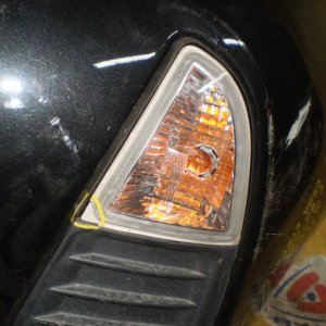 Бампер TOYOTA Aqua NHP10 '2011-2014 перед сиг.52-250 (в сборе) скол L сигнала