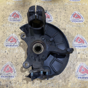 Ступица Volkswagen 1T1/1K1/1K2/5K1/5N1/5N2/8P1/8UG Jetta перед, прав голая (дефект подшипника) 1K0407256AA