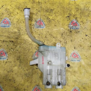 Бачок омывателя TOYOTA MNH10 Alphard