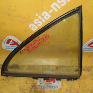 Форточка двери TOYOTA Avensis NZT250 R sedan