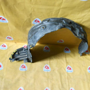 Подкрылок TOYOTA Wish ZNE10 '2005 перед, прав