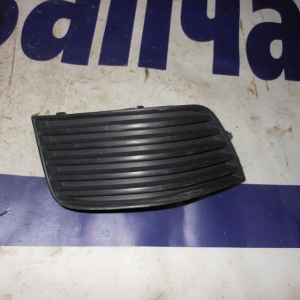 Заглушка в бампер Toyota Opa ZCT10 R т.63-2