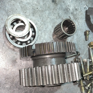 Раздатка TOYOTA 1KZ/3RZ KZN185/RZN185 a/t корпус 270мм.(длинная)  23 зуба на валу НУЖНА ЗАМЕНА 3Х ШПОНОК СИНХРОНИЗАТОРА 36248-35030