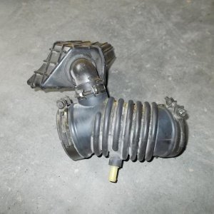 Гофра впускного коллектора Mazda LF/L3 3/Axela BK резиновая LF5013221 ( 1=2=3=4 )