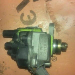 Трамблер NISSAN KA24 U30/N30 6/2 к.дефект крышки
