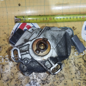 Трамблер Nissan KA24-DE Presage/R'nessa U30/N30 6/2 конт. ДЕФЕКТ КРЫШКИ