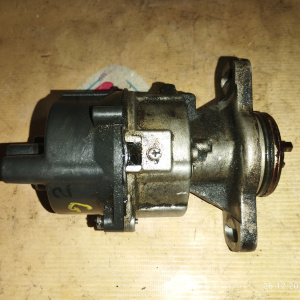 Трамблер NISSAN GA16-DS/GA16-I/GA15-E N13/N14/B12/W10/Y10 передний привод 4 конт. ДЕФЕКТ КРЫШКИ  европа выносная катушка