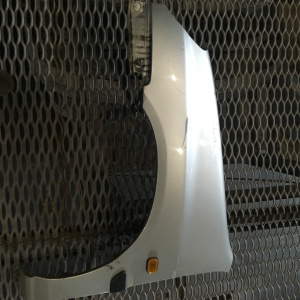 Крыло TOYOTA Raum EXZ10 перед, лев Дефект