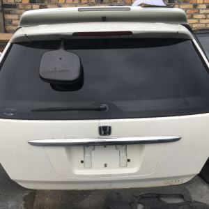 Дверь задняя HONDA Odyssey RA6 (спойлер) с зеркалом (в сборе)