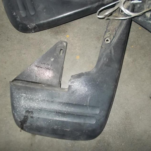 Брызговик HONDA Stepwgn RF1 перед, прав S47