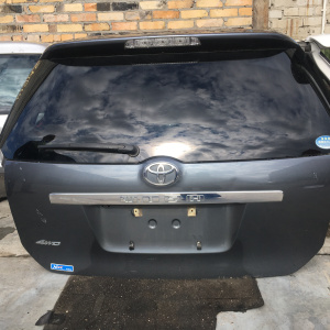 Дверь задняя TOYOTA Wish ZNE10 (спойлер)