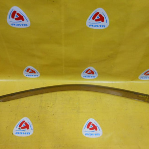 Ветровик TOYOTA Corolla NZE120 узкий перед, лев