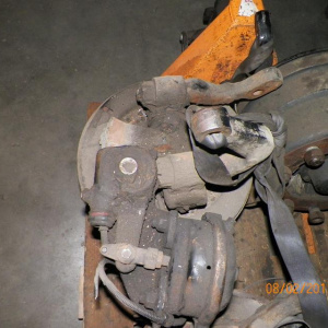 Ступица Freightliner F170 CAT3126 '1999 перед, лев