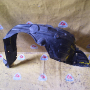 Подкрылок TOYOTA Ractis NCP100 перед, лев