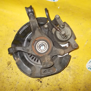 Ступица TOYOTA NCP100 Ractis перед, лев ABS