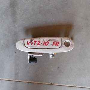 Ручка двери TOYOTA Vitz NCP10 перед, прав