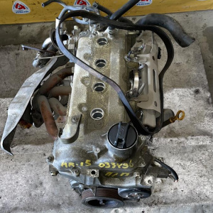 Двигатель NISSAN HR15-033496 передний привод