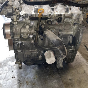 Двигатель NISSAN HR15-033496 передний привод