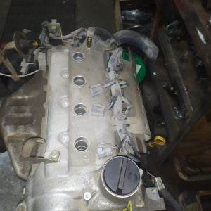 Двигатель NISSAN HR15-025529 передний привод
