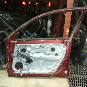 Дверь боковая Volkswagen Passat B5/3B2/3B3/3U4 '2000-2005 перед, прав в сборе (дефект)