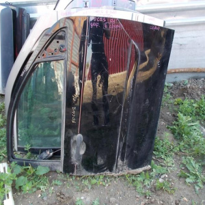 Дверь боковая Ford Focus 1 CAK/DAW/DFW/DNW '1998-2005 перед, прав в сборе, эл.стеклопод.(дефект)