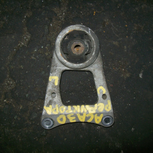 Подушка редуктора Toyota RAV4 ACA33 4WD на редуктор зад, лев