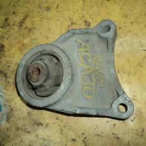 Подушка редуктора Toyota RAV4 ACA33 4WD на редуктор зад, прав