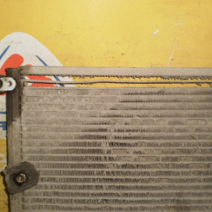 Радиатор кондиционера TOYOTA UZJ100 Land Cruiser Гнилые соты