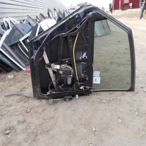 Дверь боковая Audi A6 C5/4B2 '1997-2005 зад, лев Sedan в сборе (дефект)