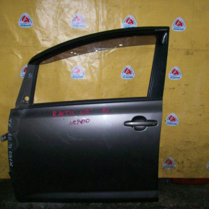 Дверь боковая TOYOTA Ractis NCP100 перед, лев (цена за голое железо)