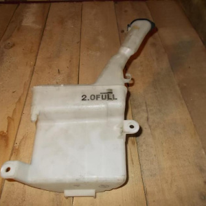 Бачок омывателя Toyota NCP10/NCP20/NCP30/NCP50/NCP80 Vitz/Platz/Funcargo/bB/Probox/Sienta (2л.) 85315-52050